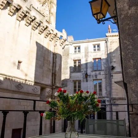 Le Niortais ~ Centre-ville ~ Balcon Apartment *